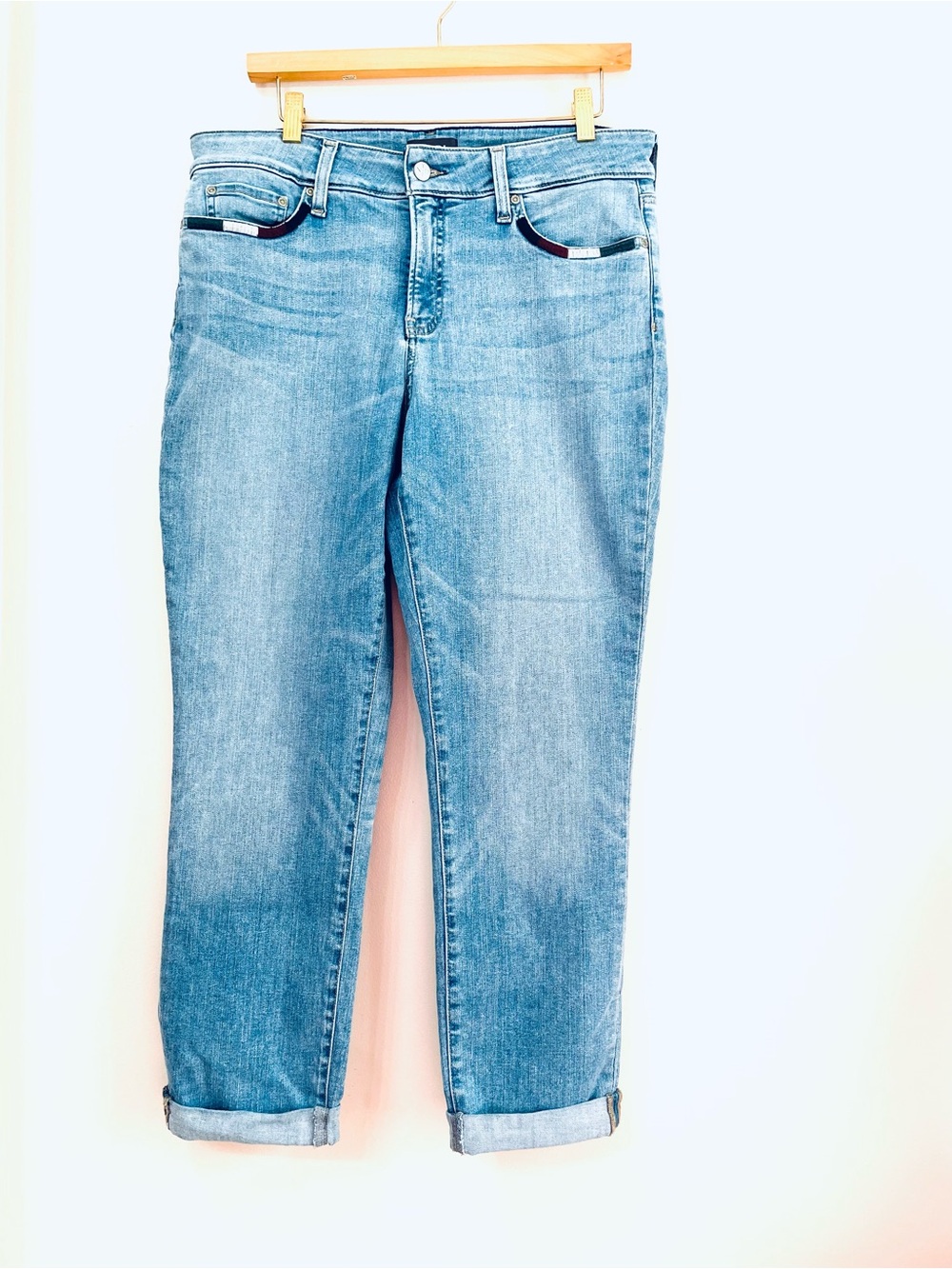 NYDJ BOYFRIEND LIFT x TUCK TECHNOLOGY Cropped Cuffed Straight Leg 10 Embellished